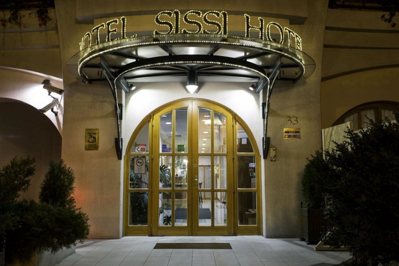 Corvin Sissi Wing 3*