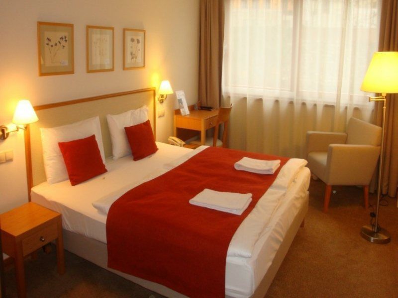 Castle Garden Hotel 4*