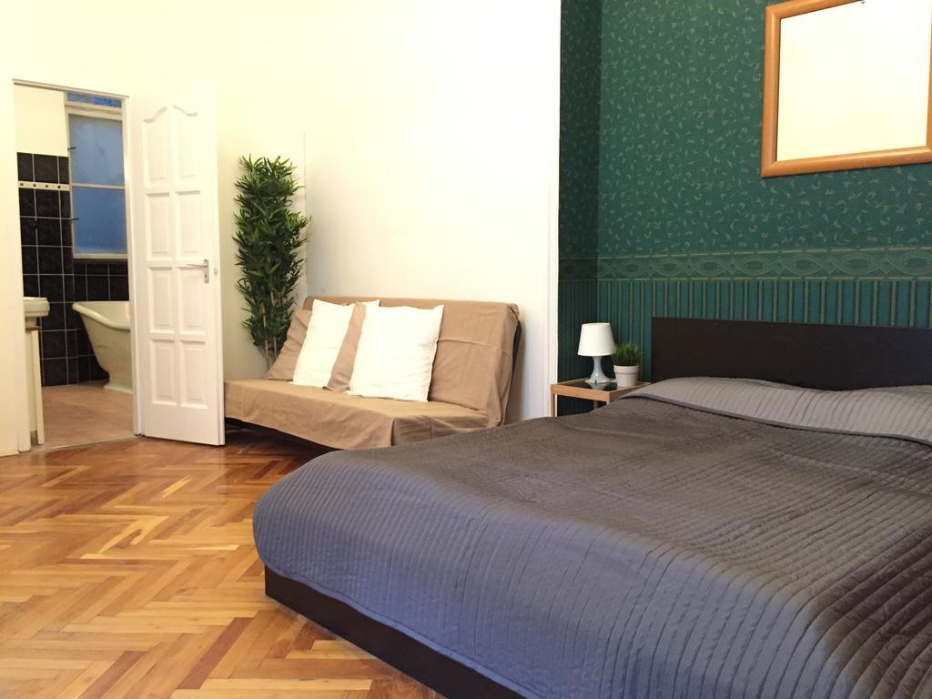 Budget By Hi5 - Vaci Street 44 * Budapest