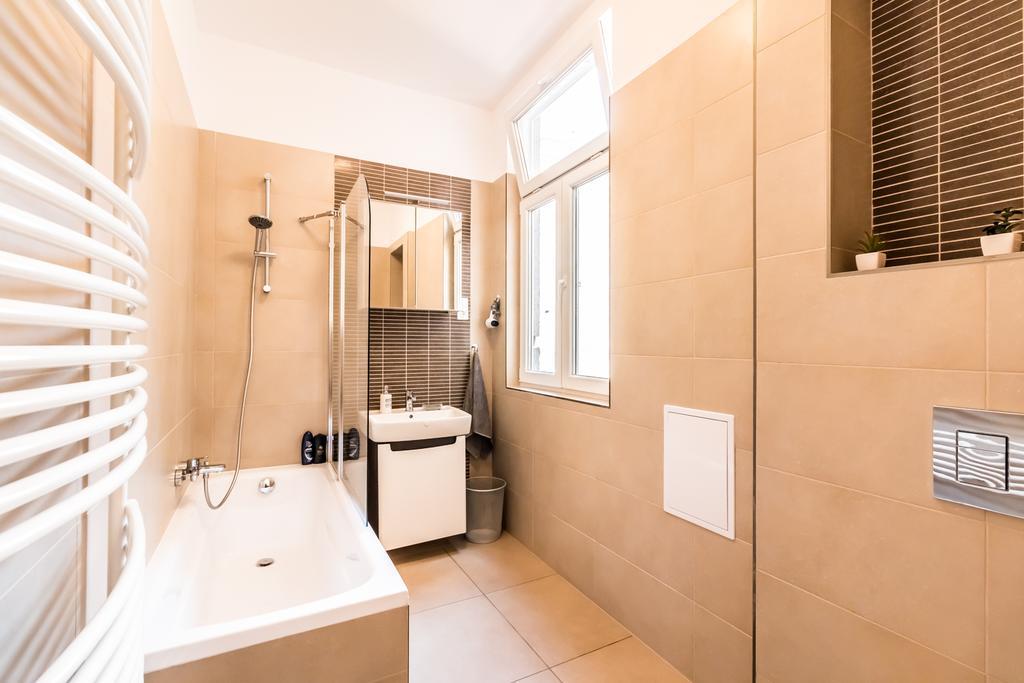 Bpr D8 Premier Apartment *