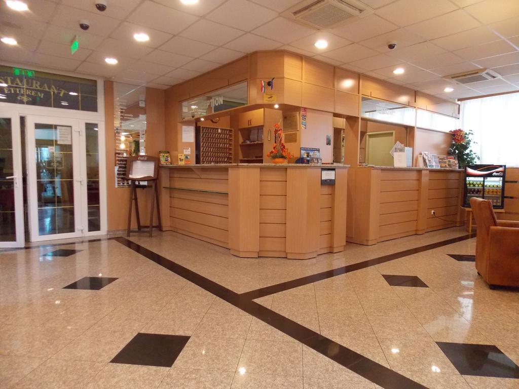 Zuglo Hotel 3*