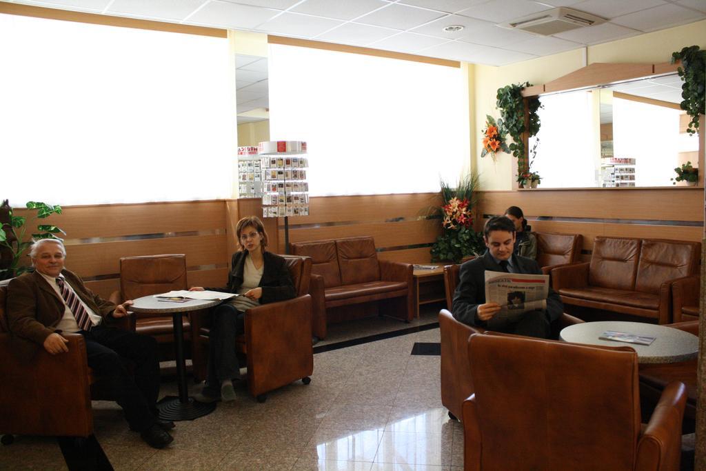 Zuglo Hotel 3*