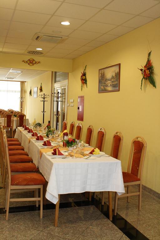 Zuglo Hotel 3*