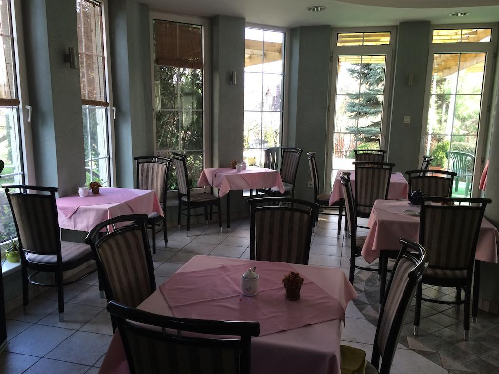 Belle Fleur Panzio Bed & Breakfast 2*