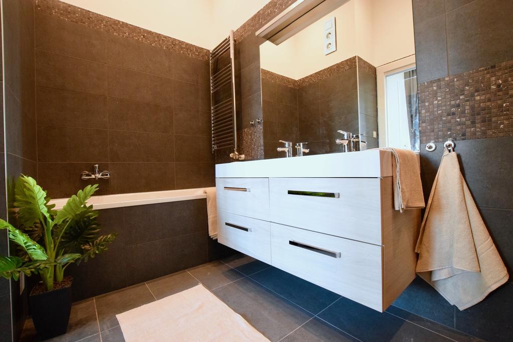 Luxury By Hi5 - Király Street Apartamento