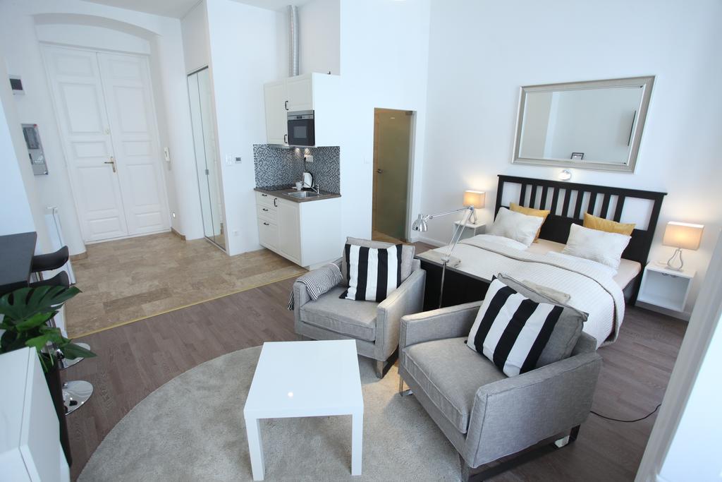 Pearl In The Center With View Apartment