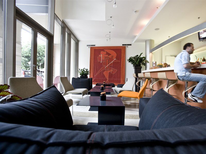 Lanchid 19 Design Hotel 4*