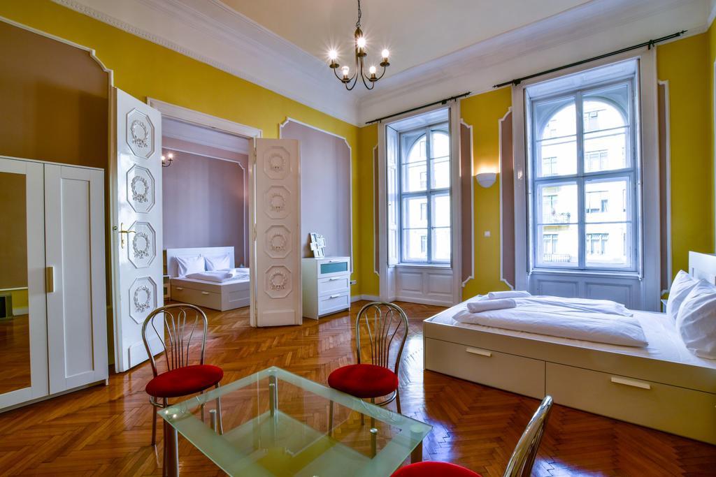 Luxurious 2-bedroom * Budapest