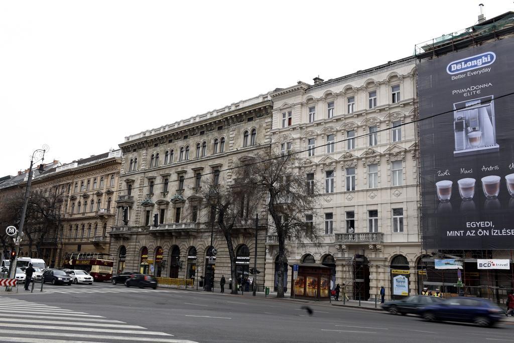 Downtown Deluxe * Budapešť