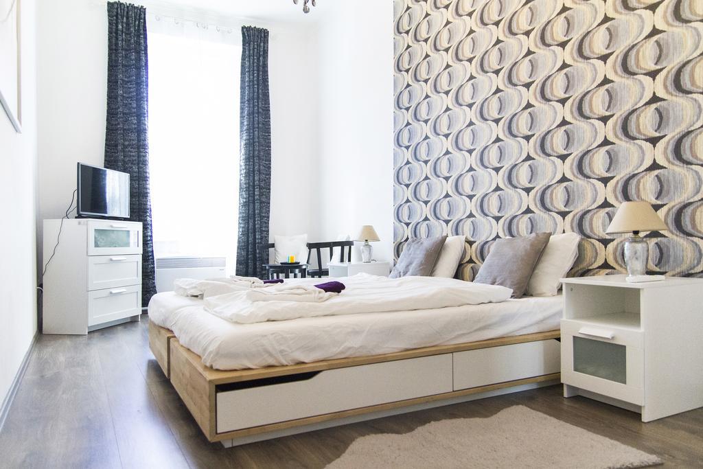 Bright 2br&ac At Astoria *