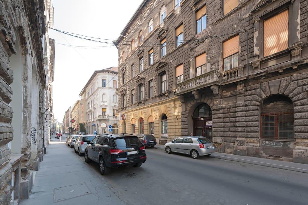 Apartment Feel At