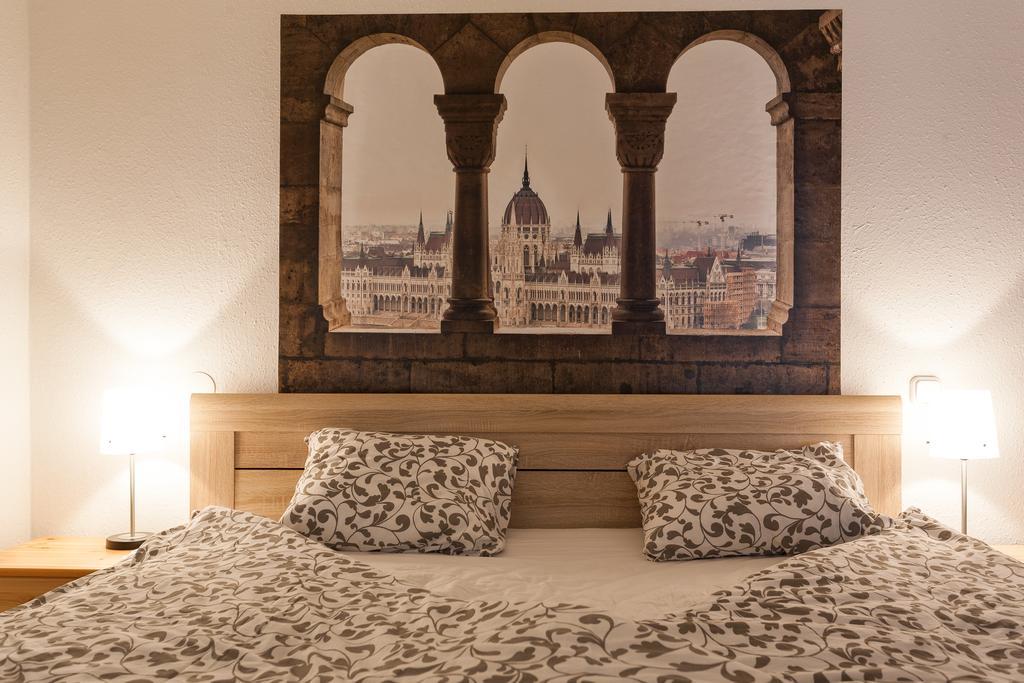 Feel At Budapest