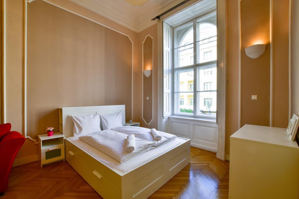 Luxurious 2-bedroom *