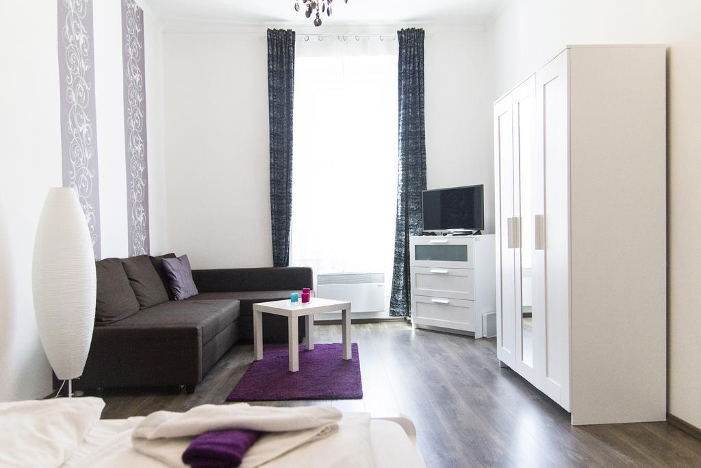 Appartement Bright 2br&ac At Astoria Boedapest