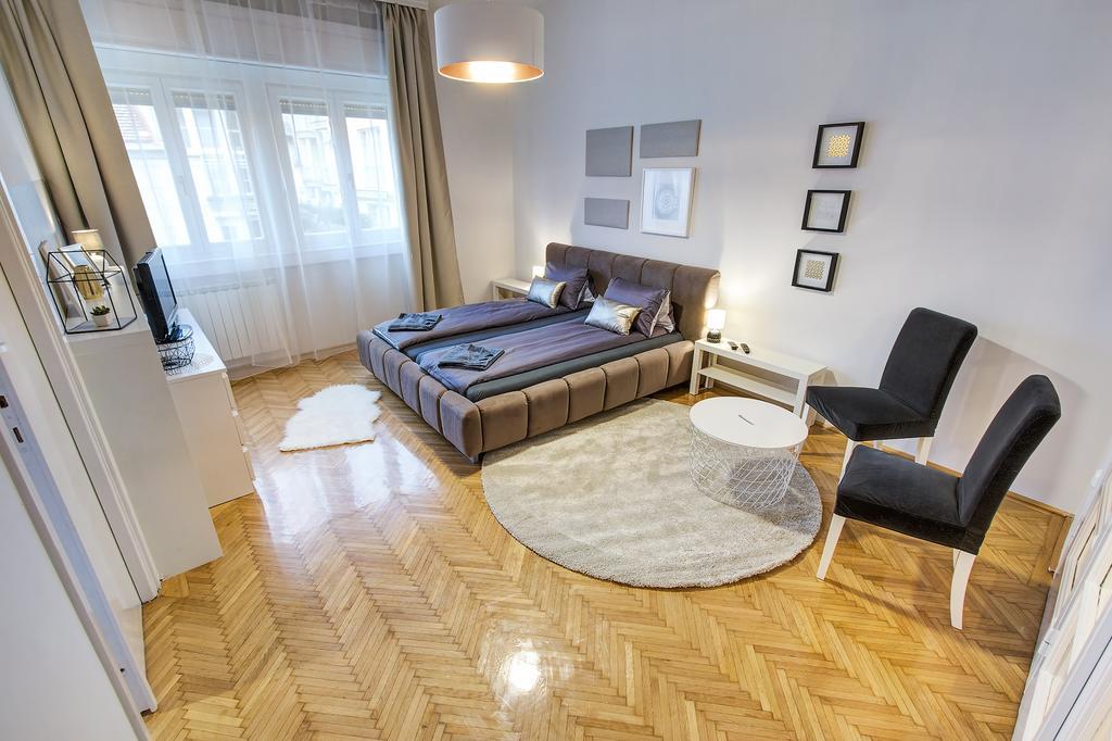 Brighthome Castle District Apartmán