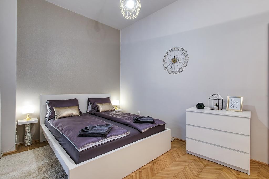 Brighthome Castle District Apartment *