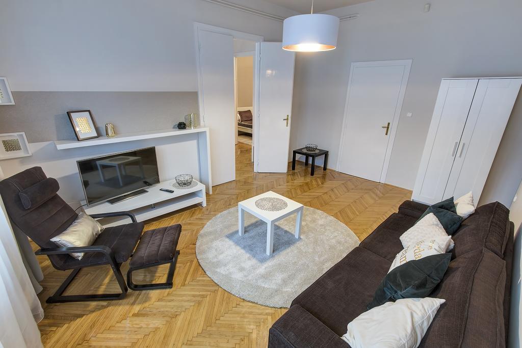 Brighthome Castle District Apartmán