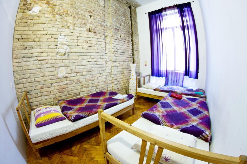 Hostal Downtown *
