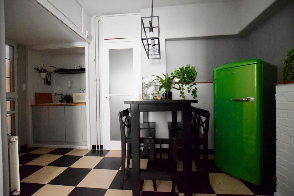 Standard By Hi5 - Regiposta 13 * Budapest