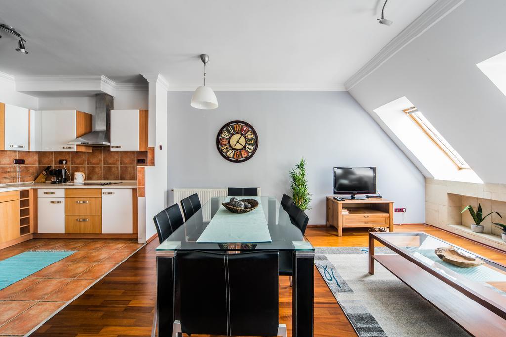Apartman Designer Synagogue *