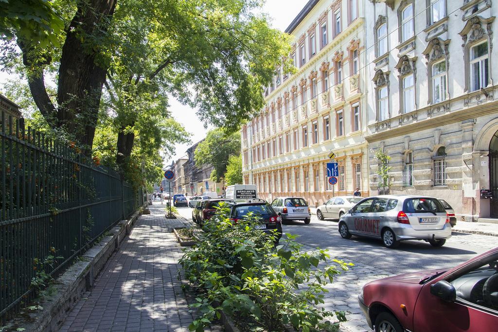 R&r Dembinszky Budapest