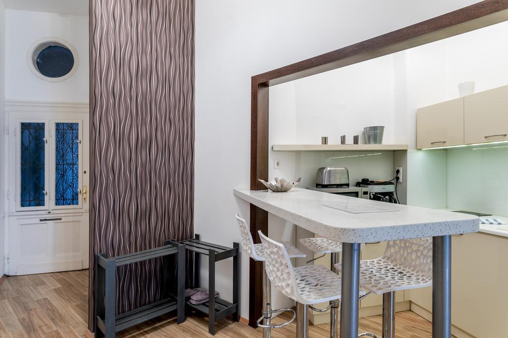 New Design - Egyetem Ter Apartamento *