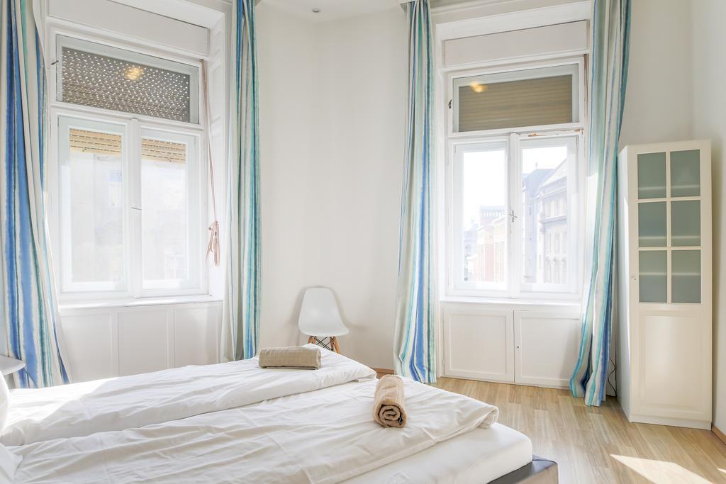 New Design - Egyetem Ter Apartamento *
