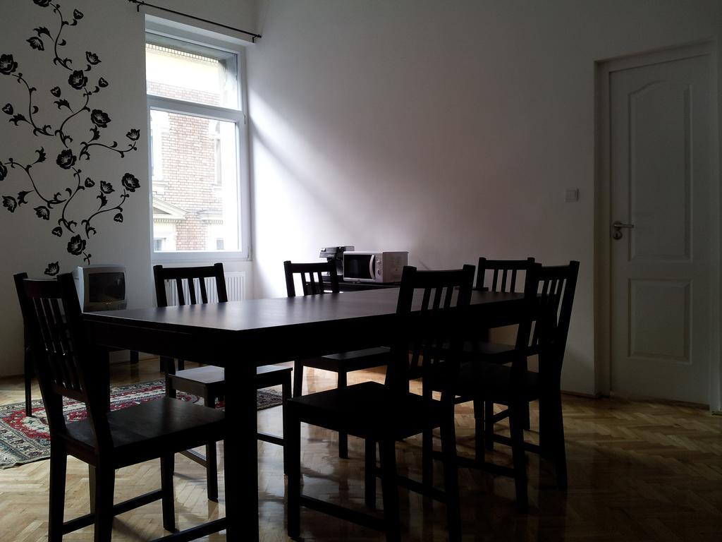 Anna 2 Bedrooms 2 Bathrooms 6 Bikes * Budapešť