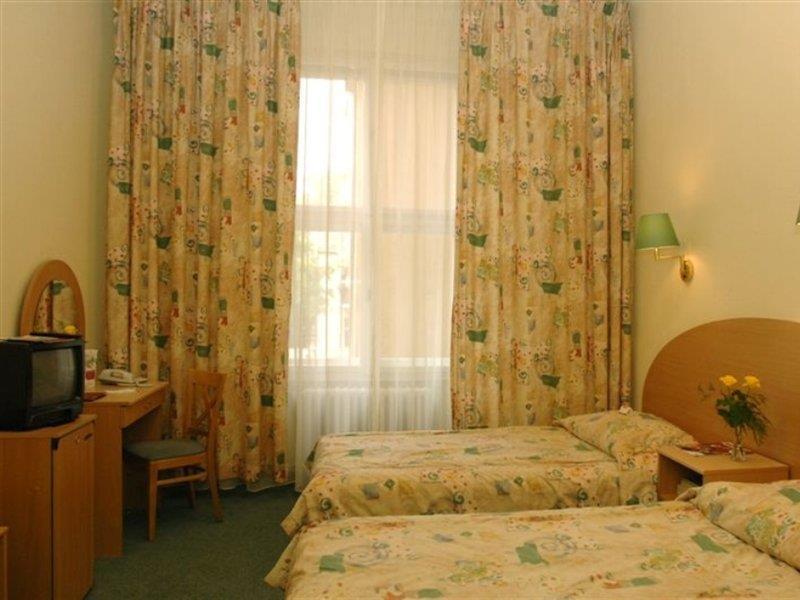 Hunguest Platanus Hotel