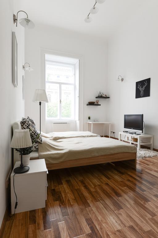 Apartamento Spacious Evergreen In The Heart Of