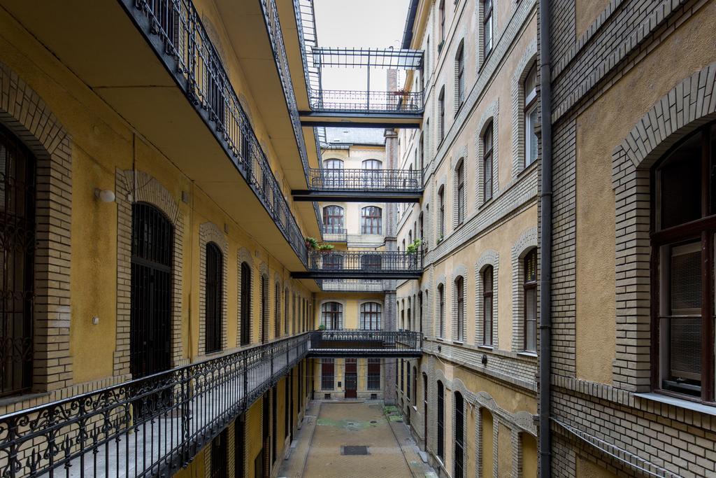 Jozsef63 * Budapest