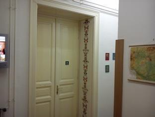Violet Hostel *