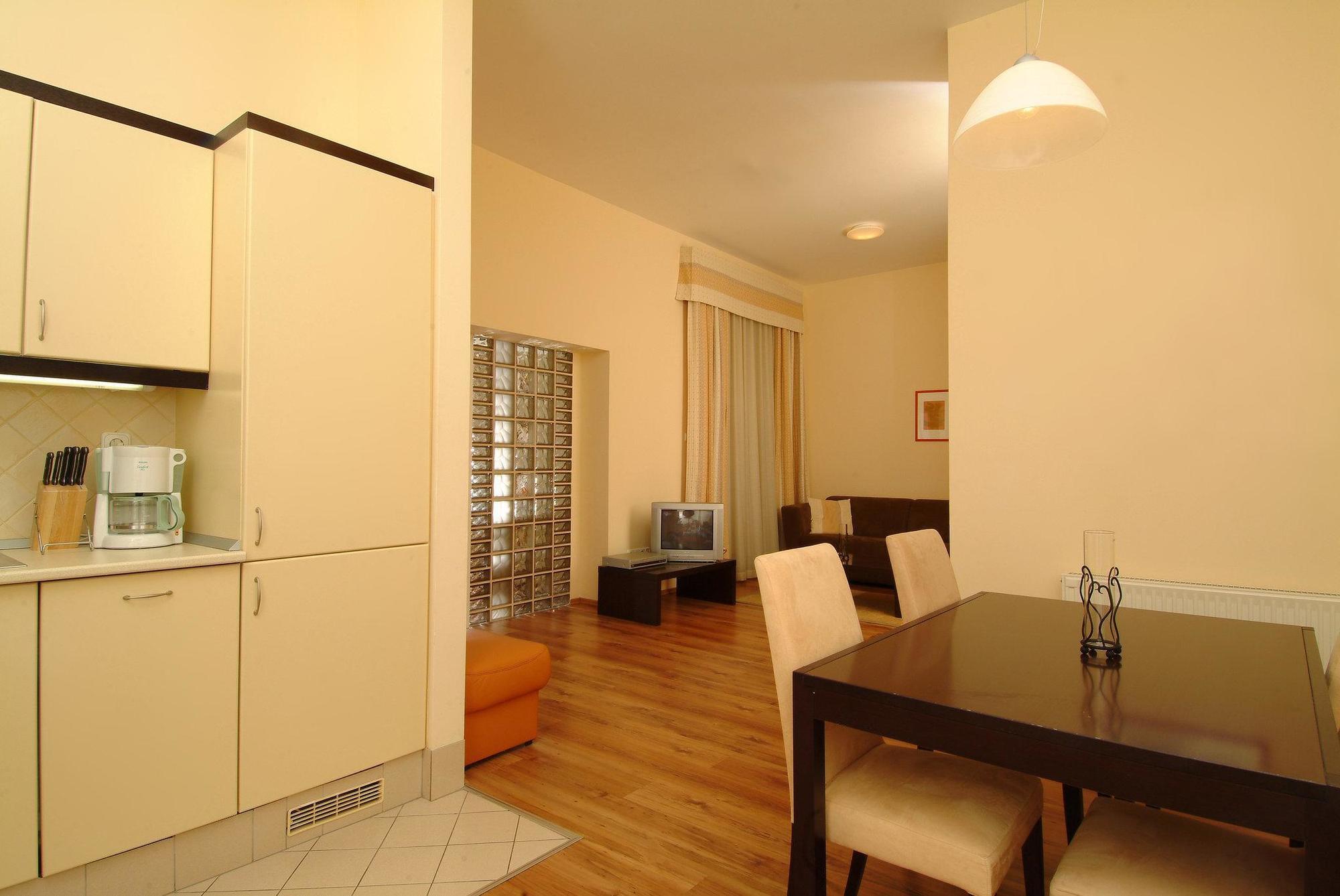Hotel Mamaison Izabella 4*