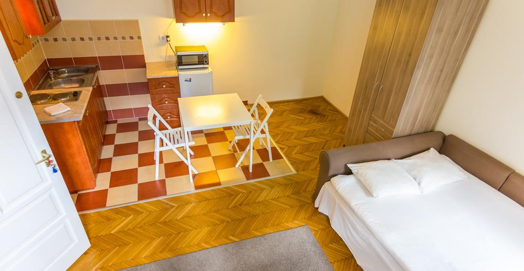 Puskin Apartman *