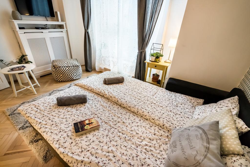Bpr Charming Design With Balcony, A/c Apartamento Budapest