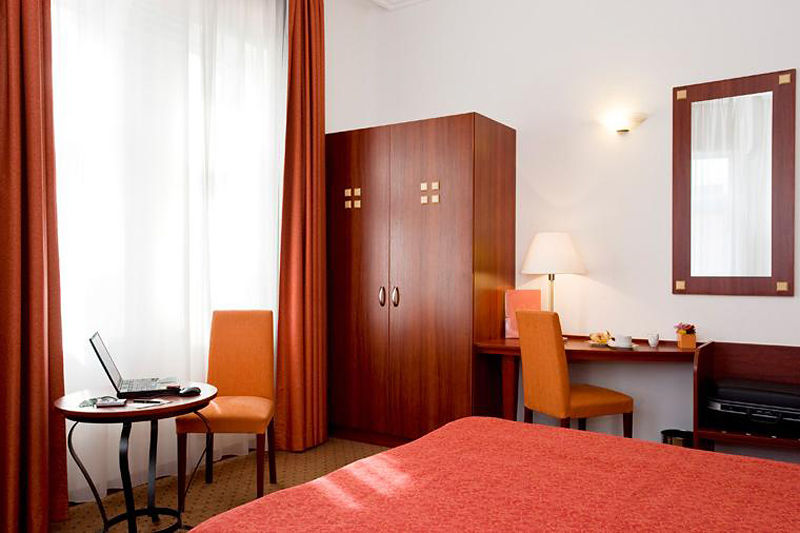 Ibis Styles Center Hotel 3*