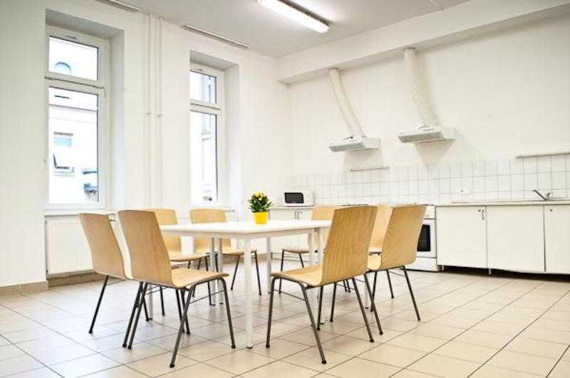 Pop Up - Downtown Hostel