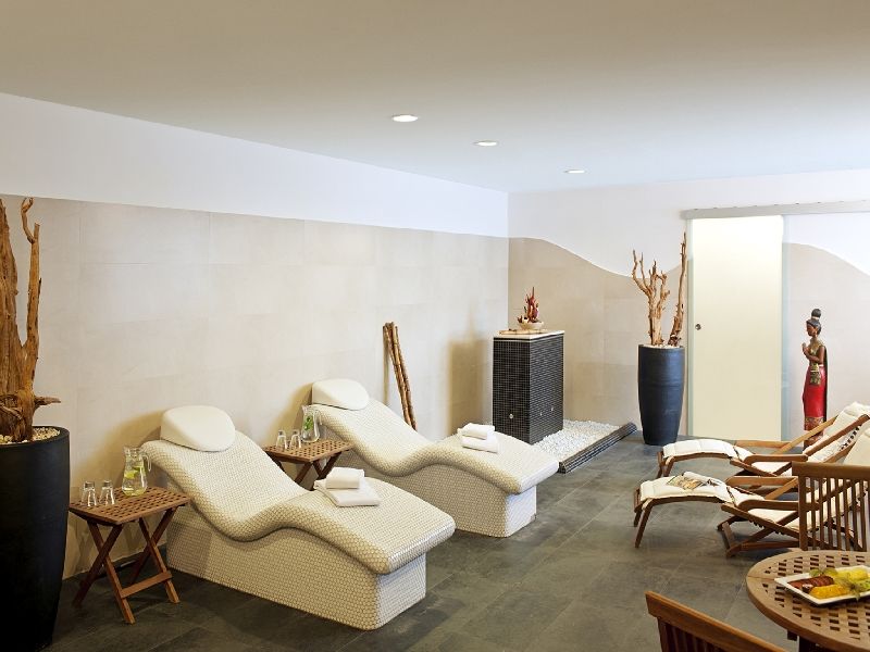 Nh City Hotel 4*