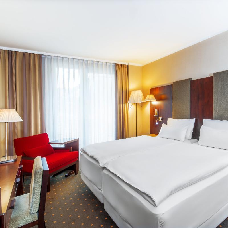 Nh City Hotel 4*