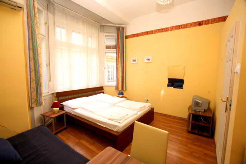 Club & Apartamento *