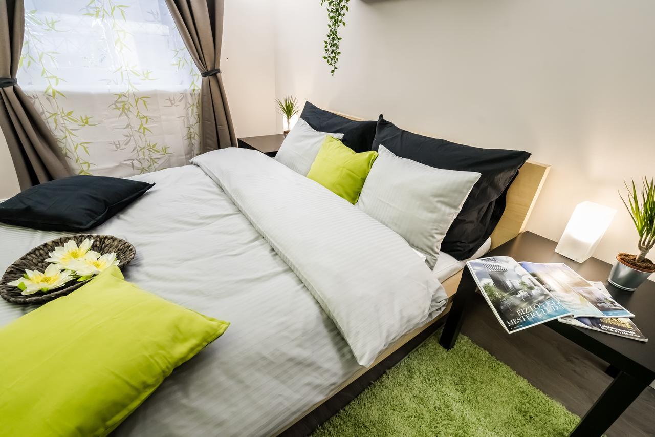Roeck Premier Downtown *