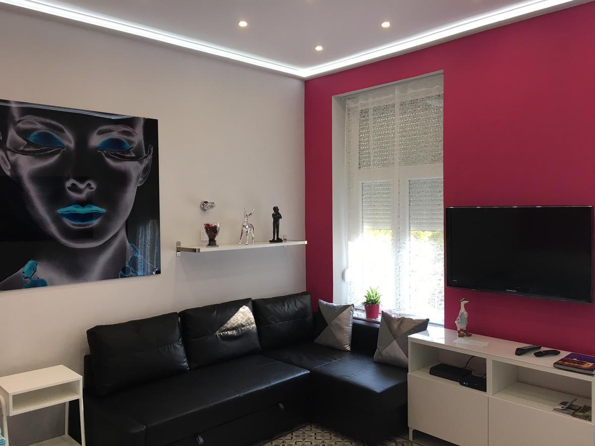 Diana's Charming At The Buda Castle Apartman