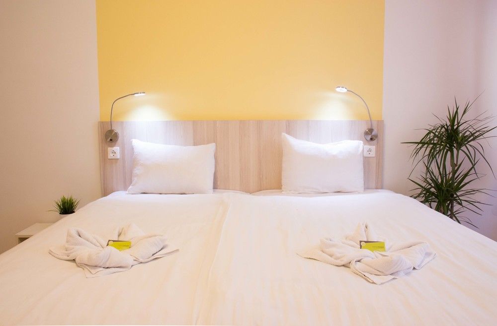 Aparthotel Corvin Plaza &