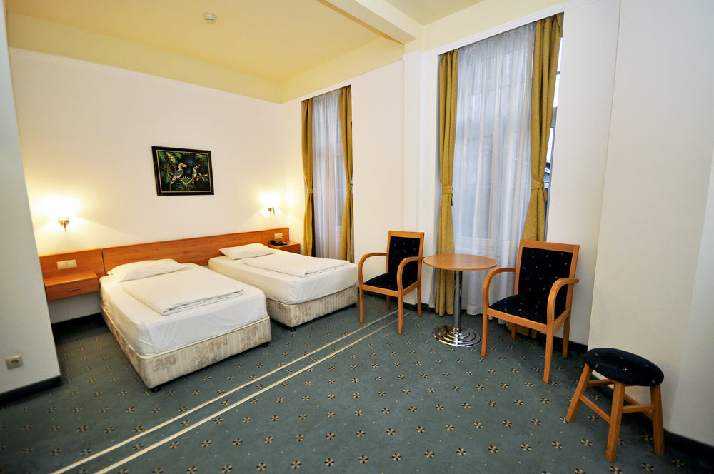 Golden Park Hotel 4*