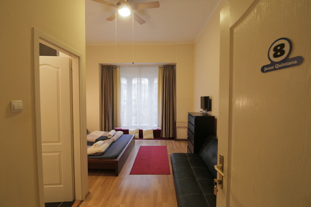 Maverick 4* Budapest