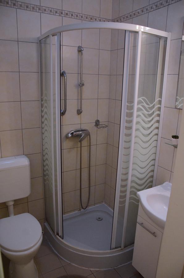 Guest Rest Apartahotel