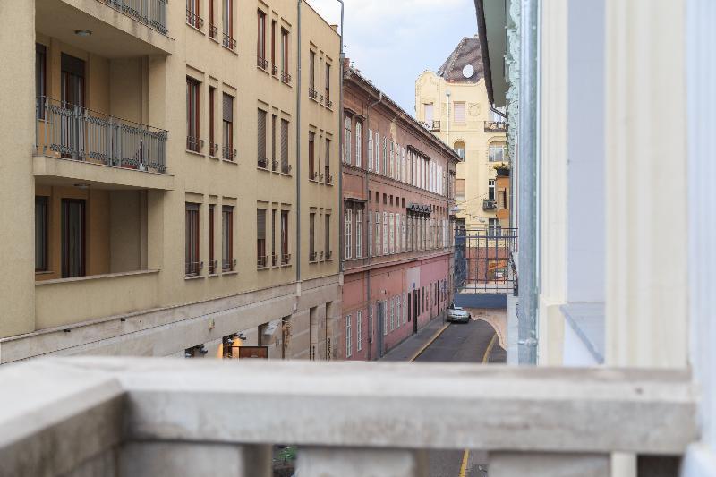 Mika Downtown Hotel 3*