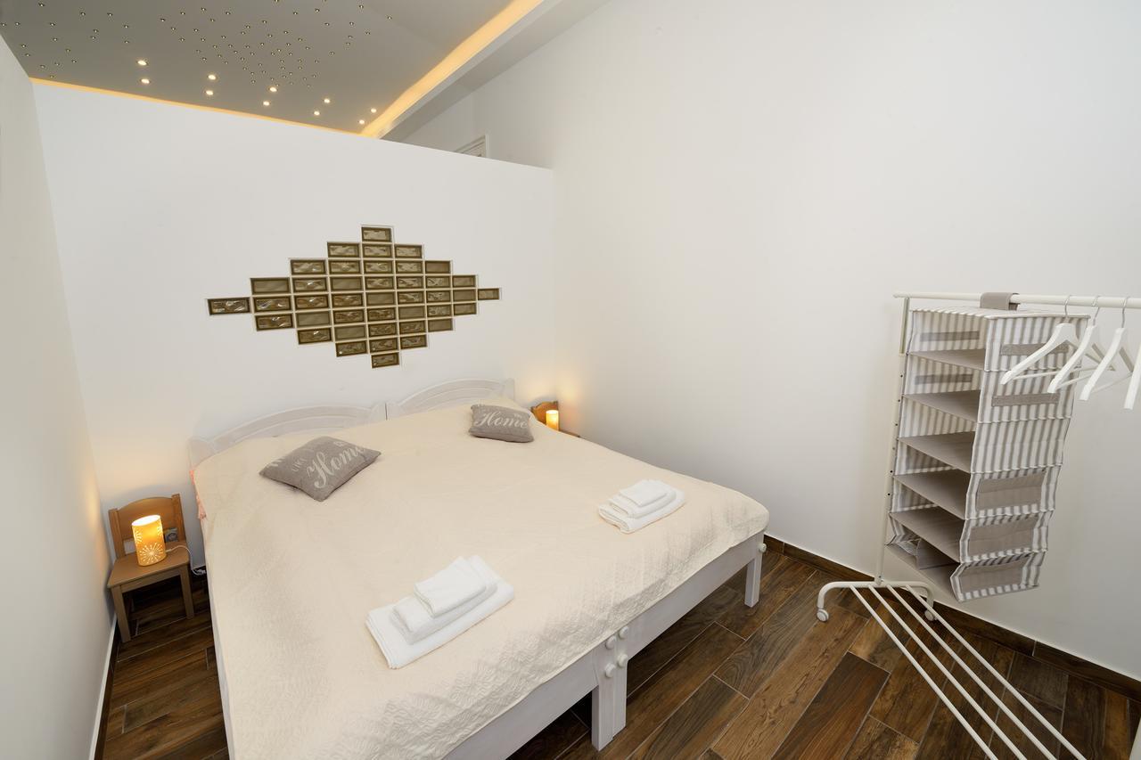 Corina Apartman Apartman
