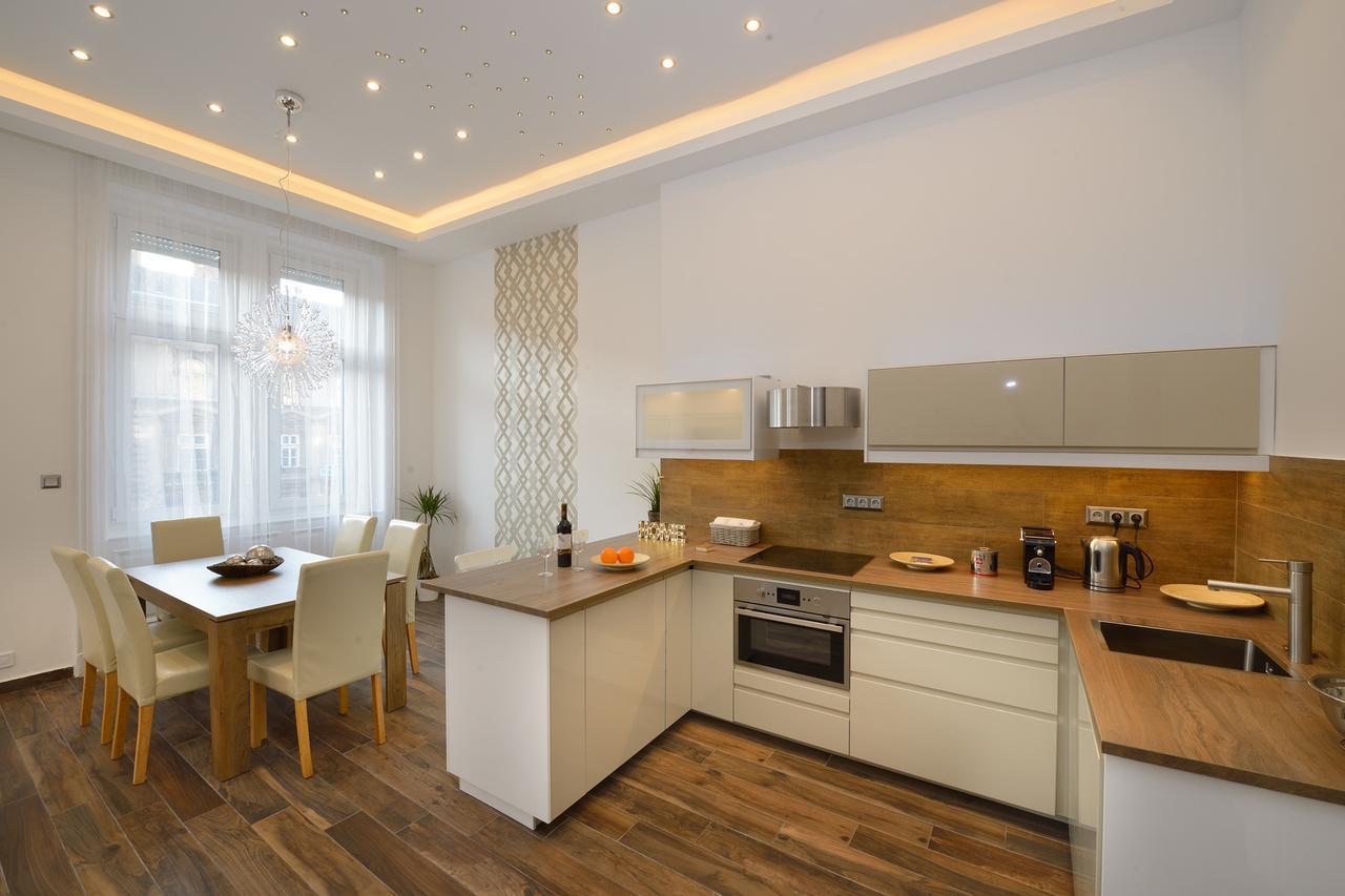 Corina Apartman *
