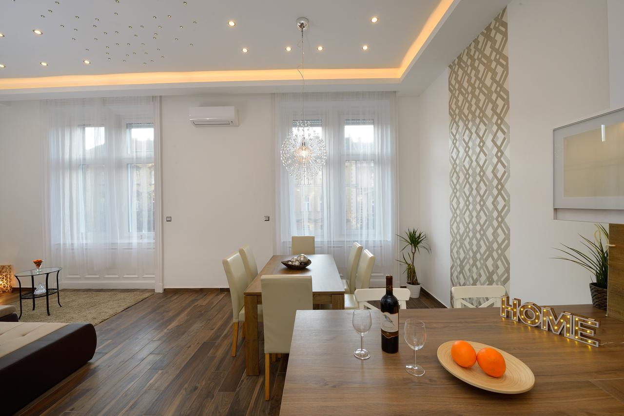 Corina Apartman Apartman *